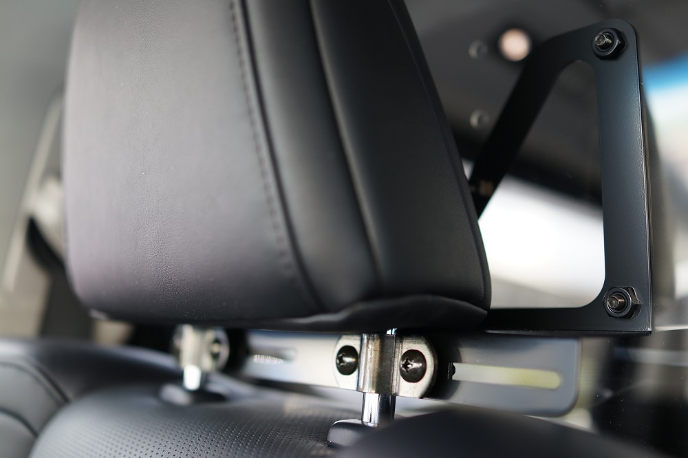 スチール金具で取り付けることの安全性